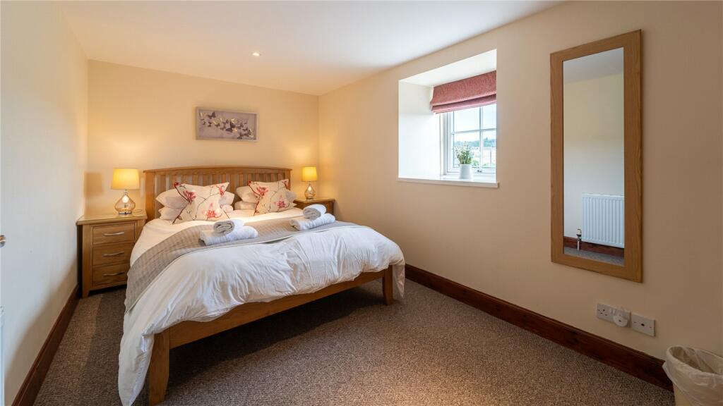 5 bed Terraced