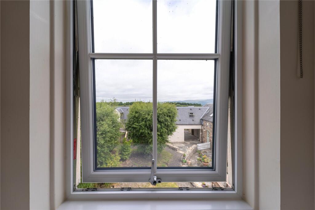 5 bed Terraced