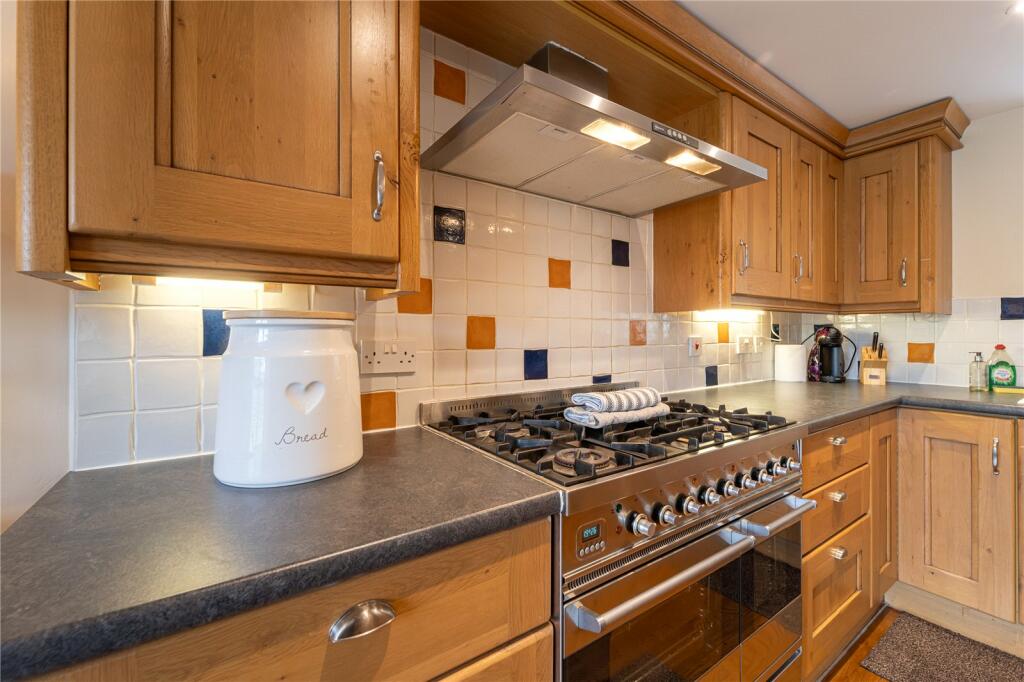 5 bed Terraced