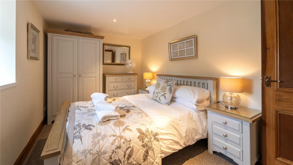 5 bed Terraced