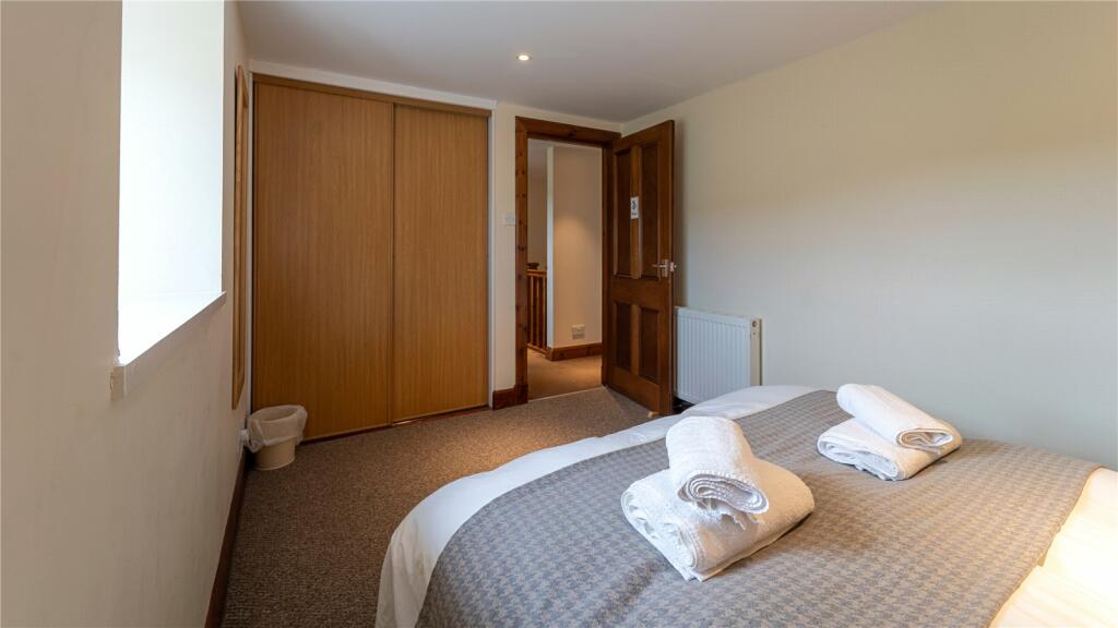 5 bed Terraced