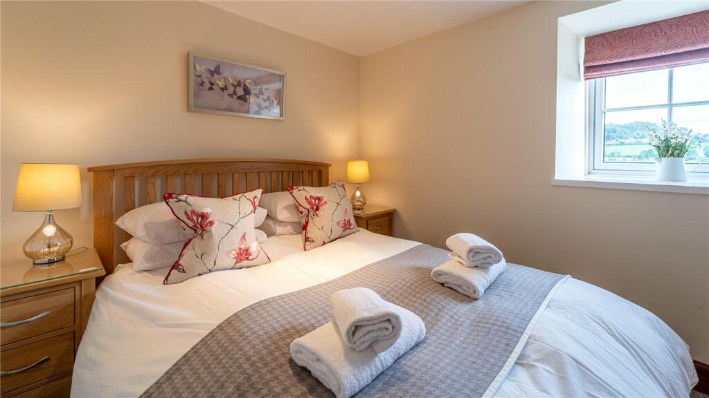 5 bed Terraced