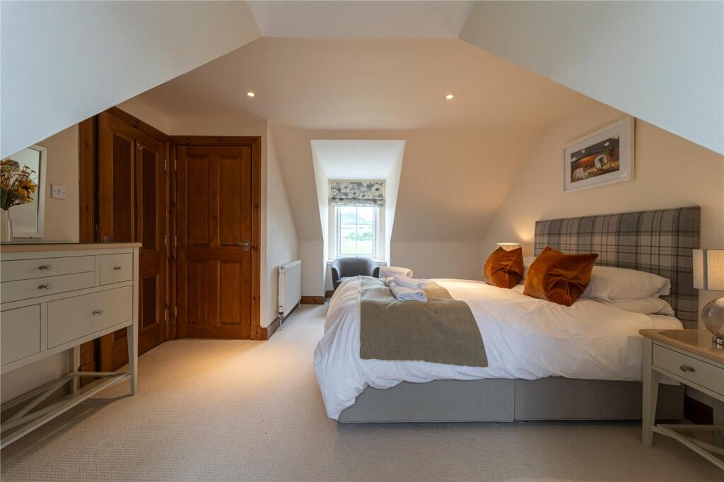 5 bed Terraced