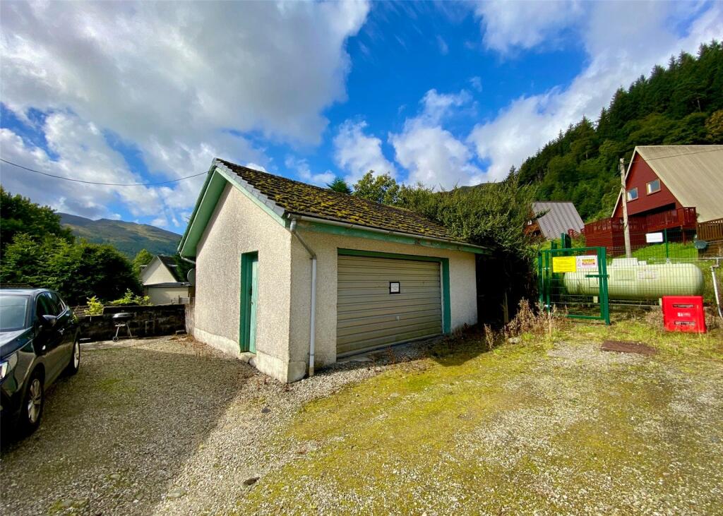 4 bed Detached Bungalow