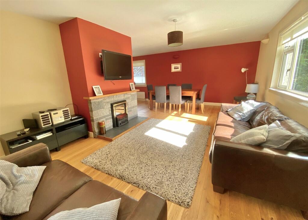 4 bed Detached Bungalow