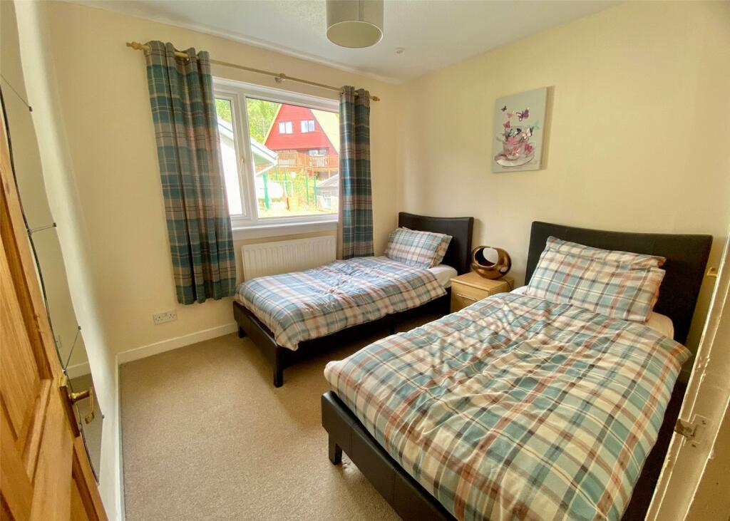 4 bed Detached Bungalow