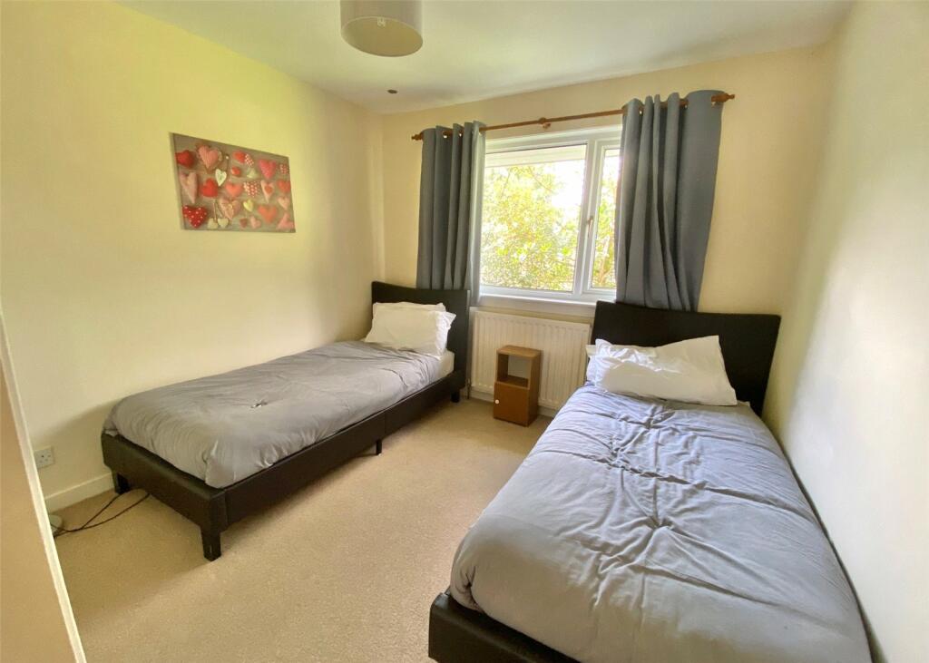 4 bed Detached Bungalow