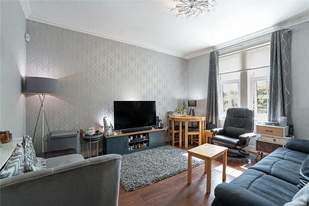 2 bed Ground Flat