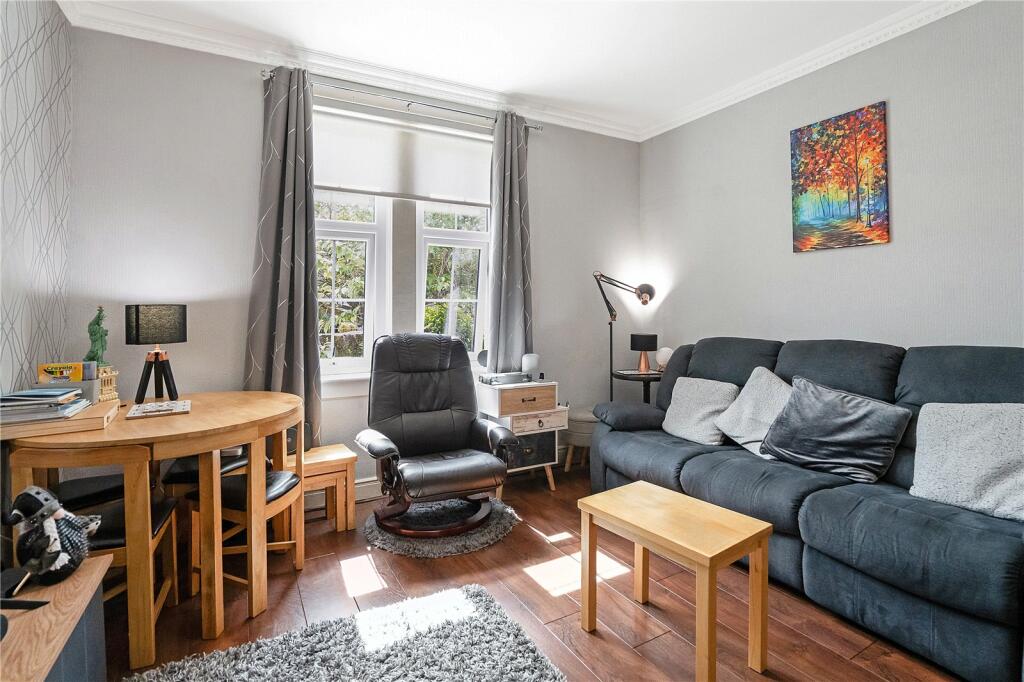 2 bed Ground Flat