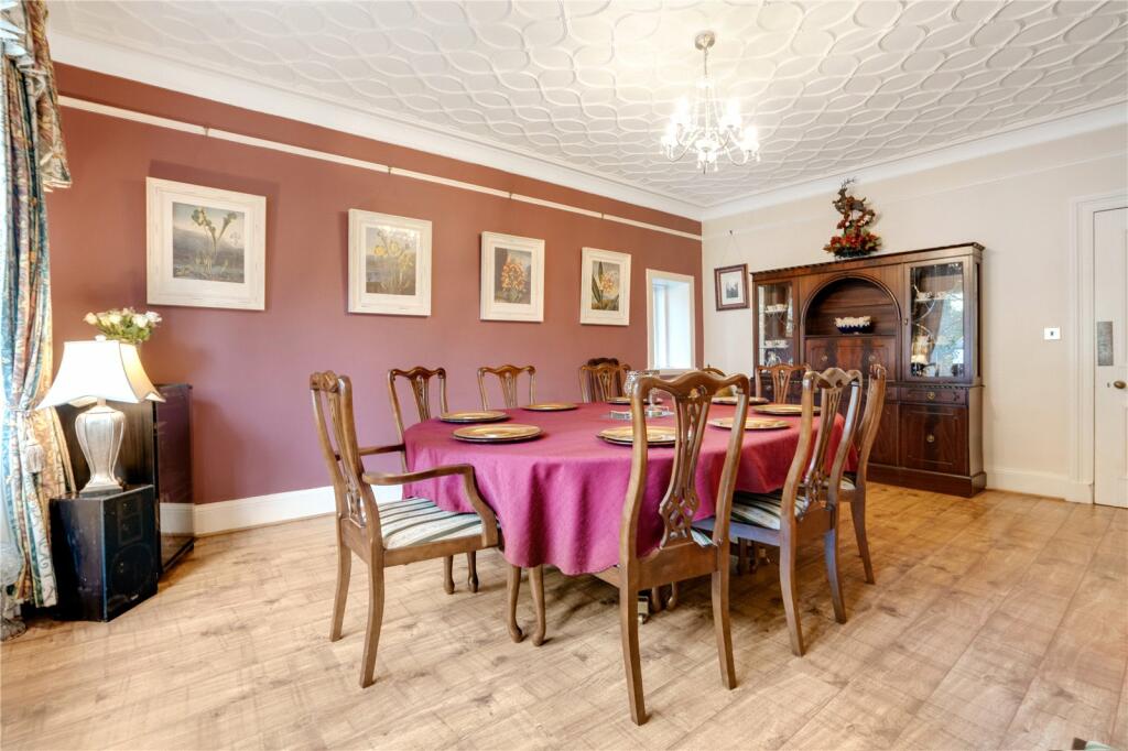 8 bed Detached