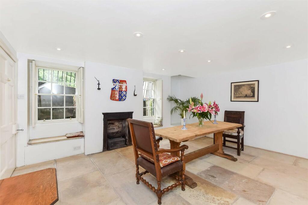 3 bed Terraced