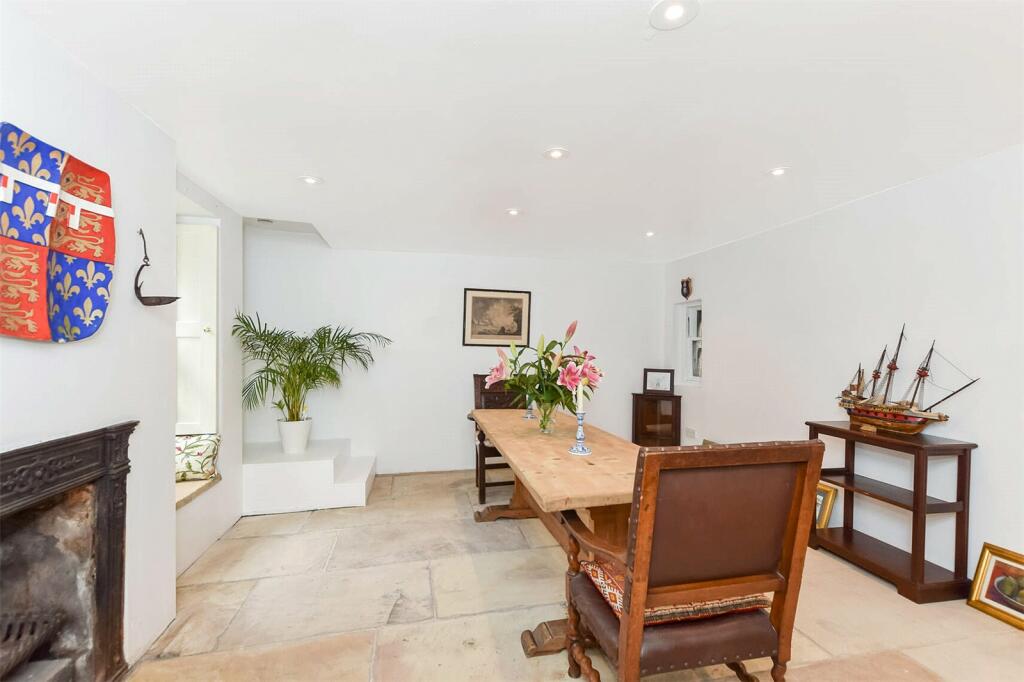 3 bed Terraced