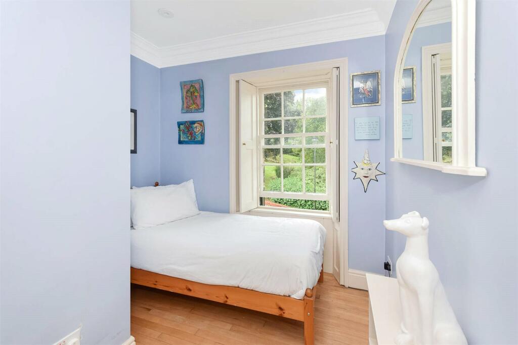 3 bed Terraced