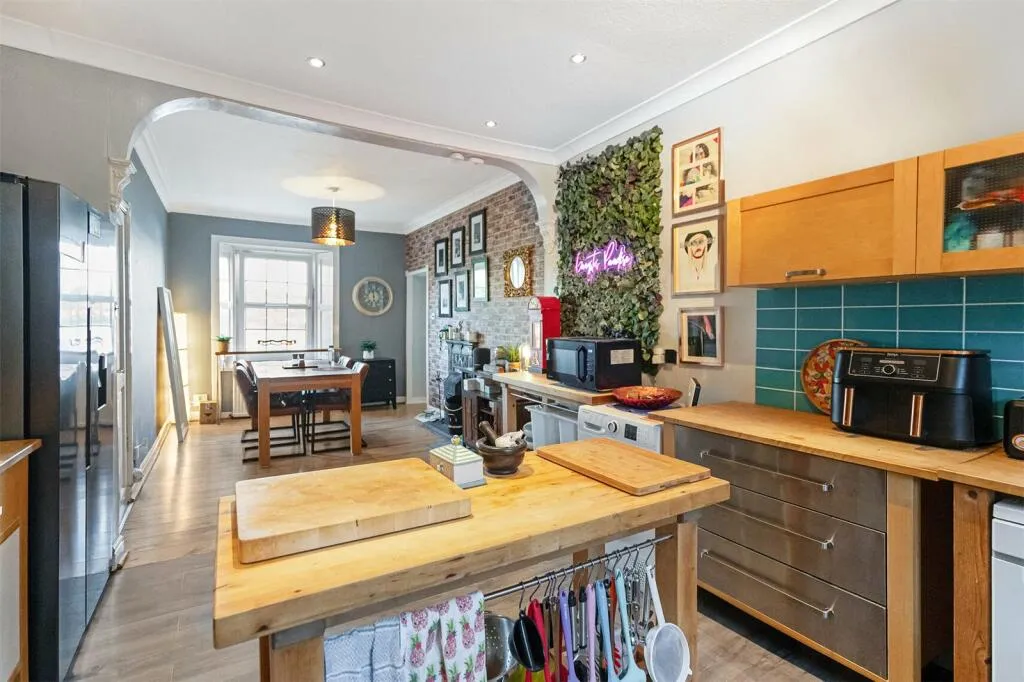 3 bed Apartment