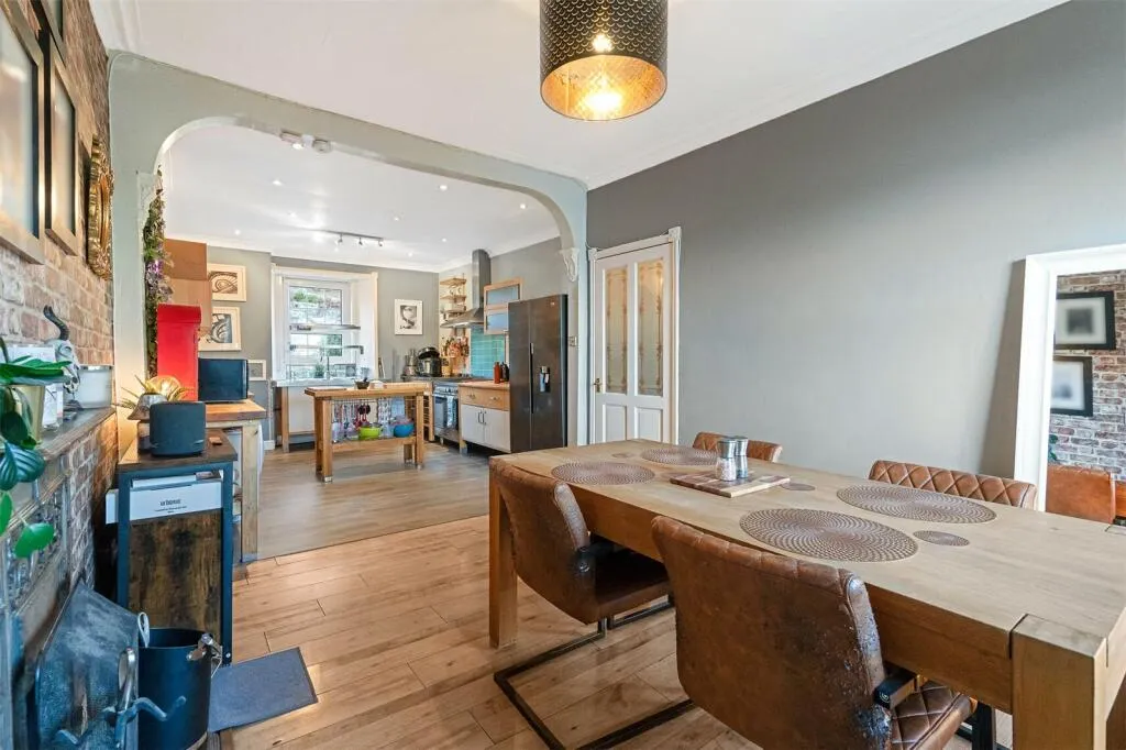 3 bed Apartment