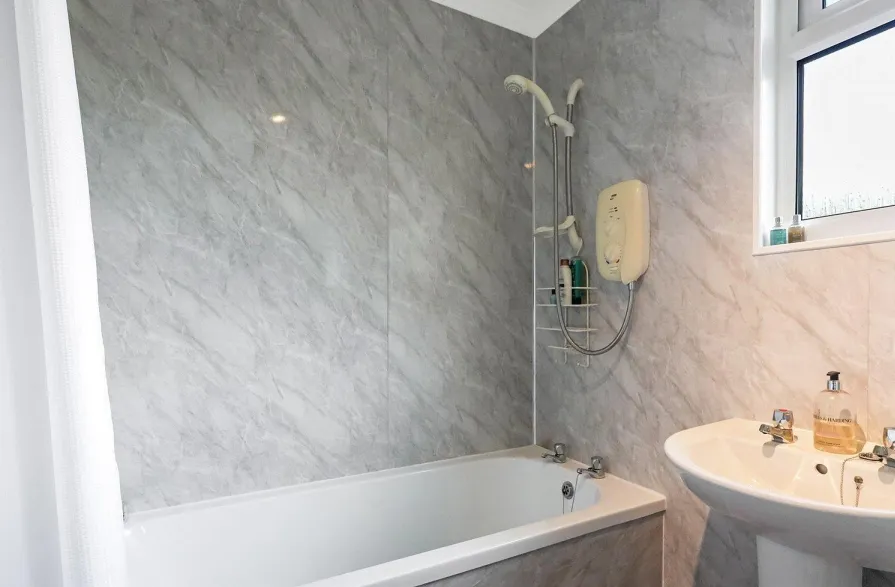 2 bed Detached Bungalow