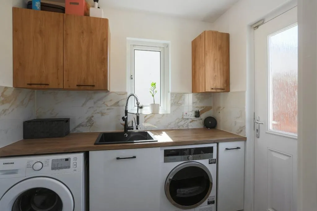 4 bed Detached