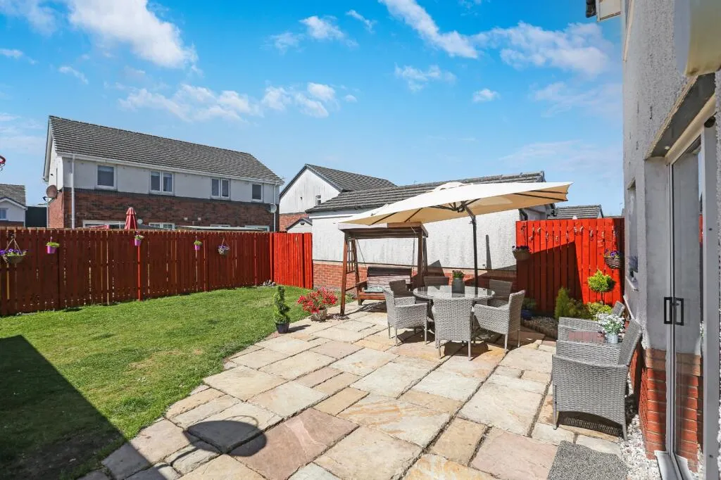4 bed Detached
