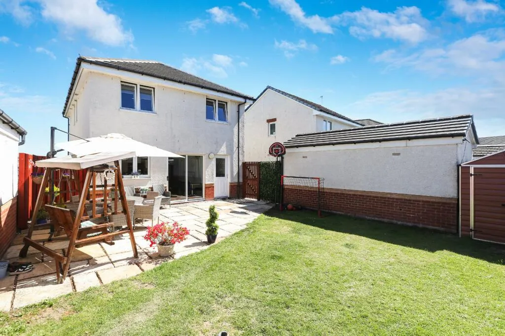 4 bed Detached
