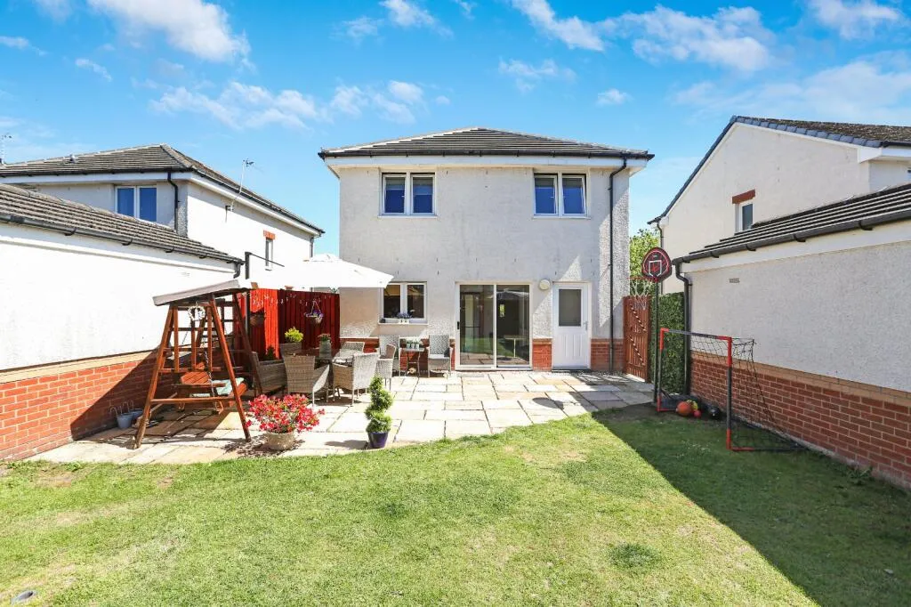 4 bed Detached