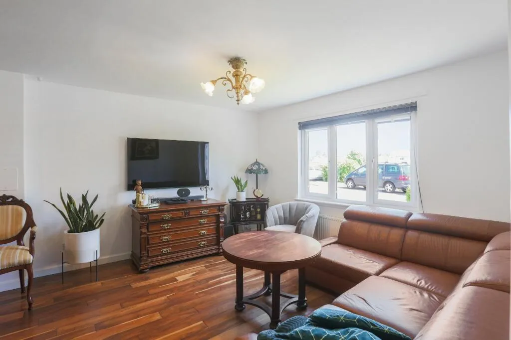 4 bed Detached