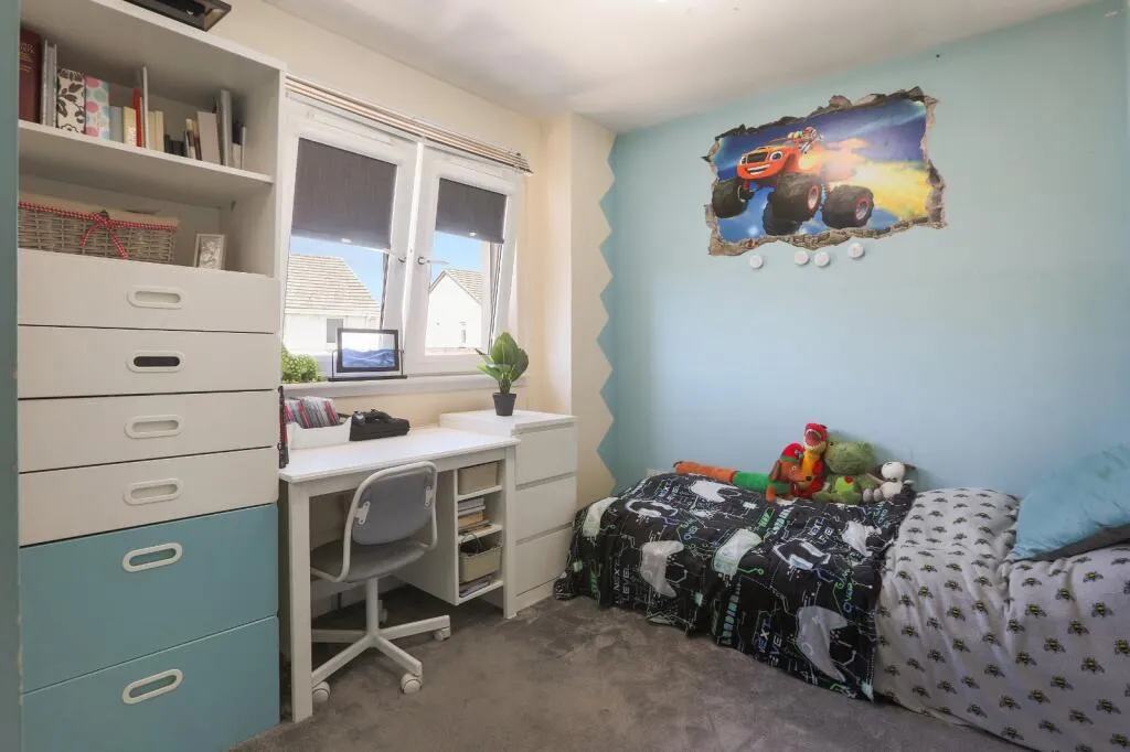 4 bed Detached