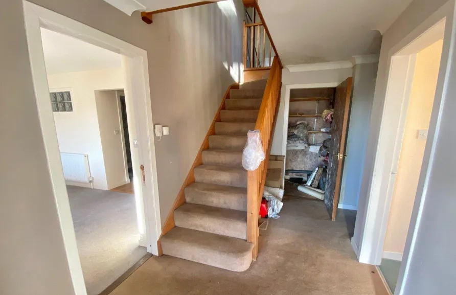 5 bed Detached