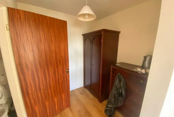 5 bed Detached