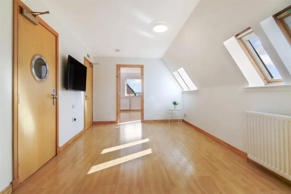 4 bed Block of Apartments