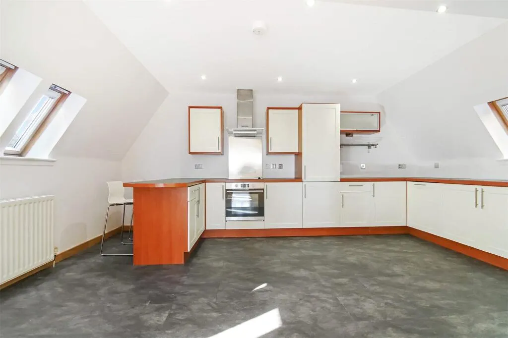 4 bed Block of Apartments