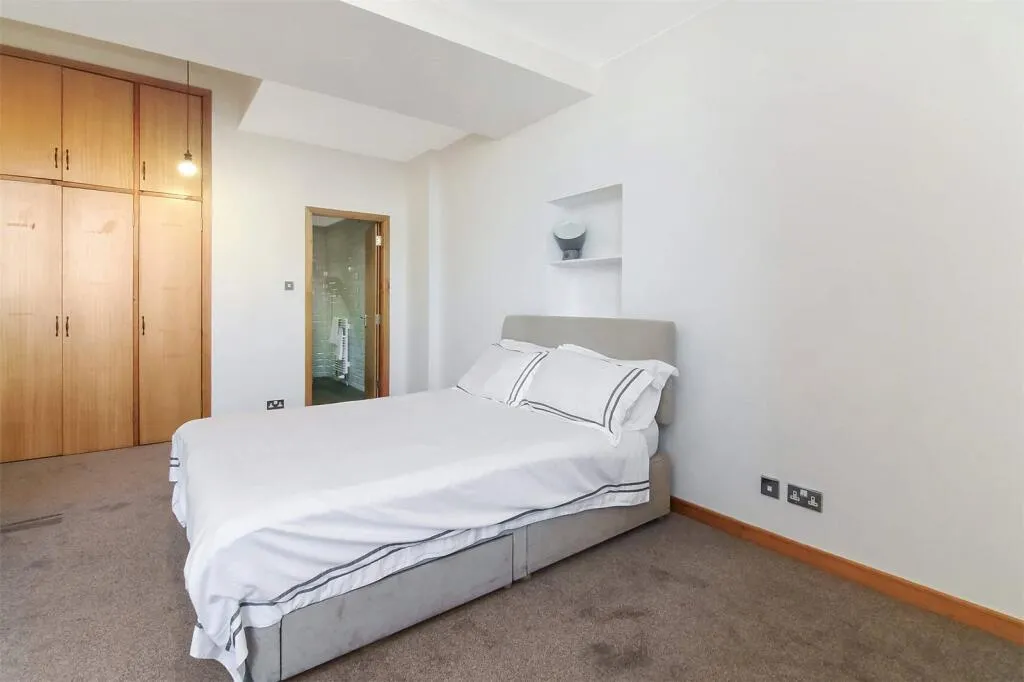 4 bed Block of Apartments