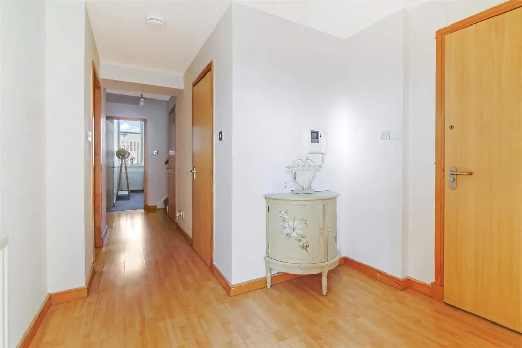 4 bed Block of Apartments