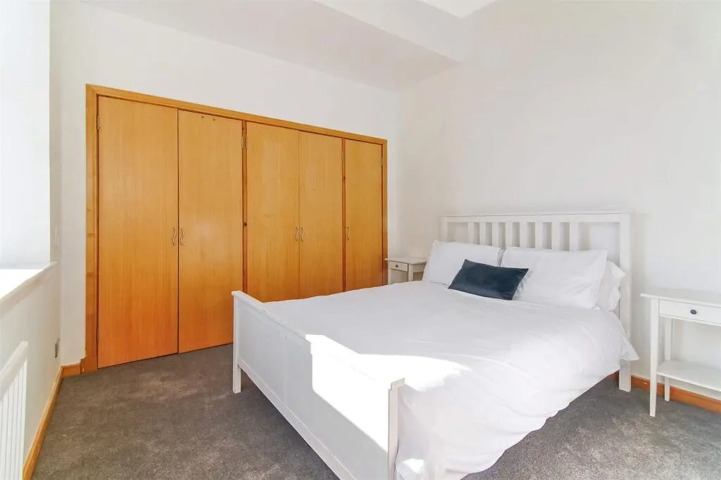 4 bed Block of Apartments