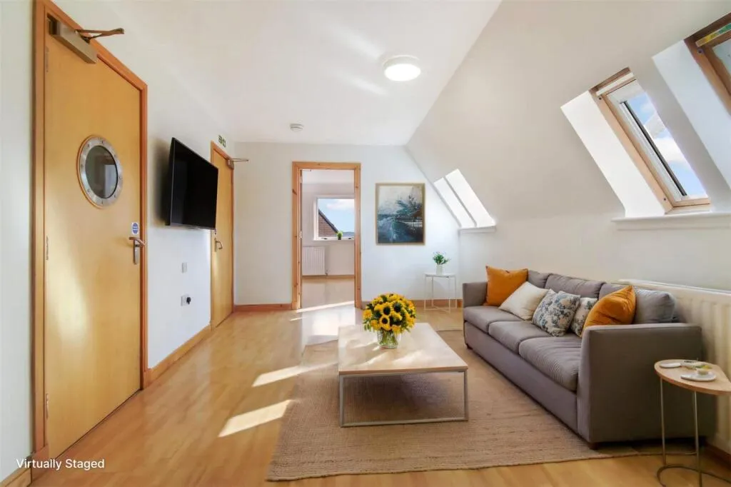4 bed Block of Apartments