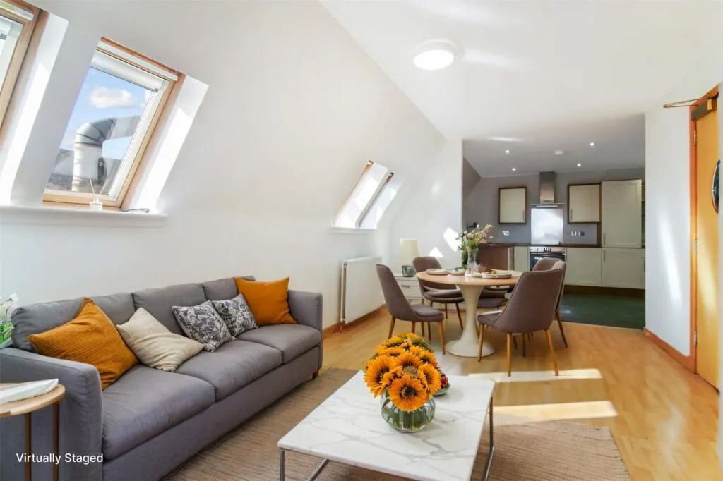 4 bed Block of Apartments