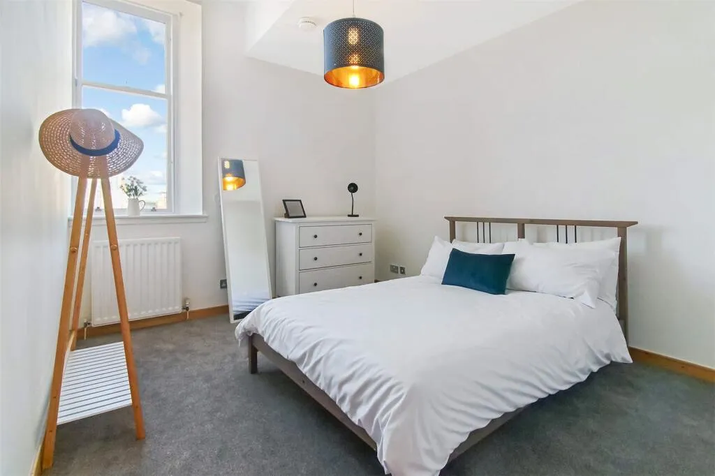 4 bed Block of Apartments