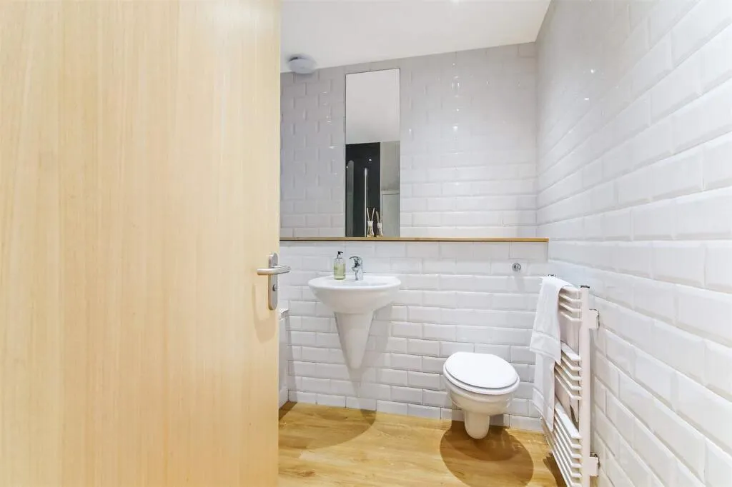 4 bed Block of Apartments