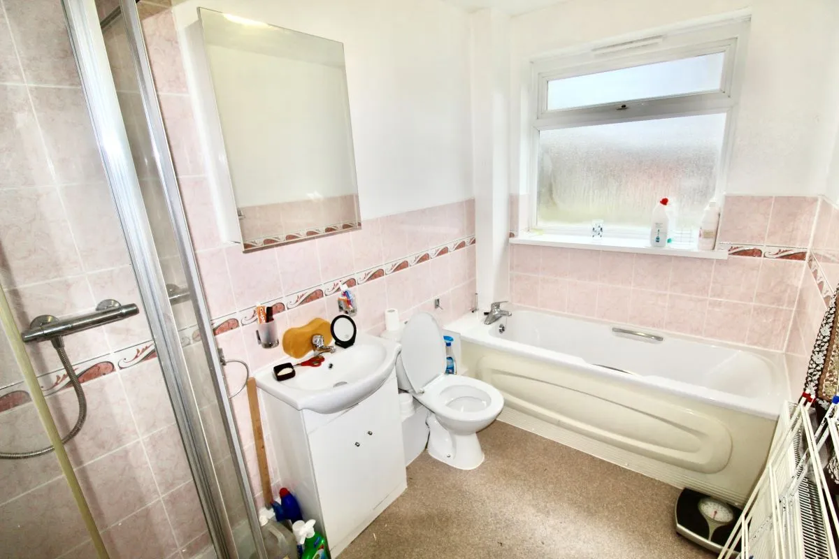 Flaxley Close, Flaxley Road, Birmingham, West Midlands, B33 9HE - The free online property sales service.