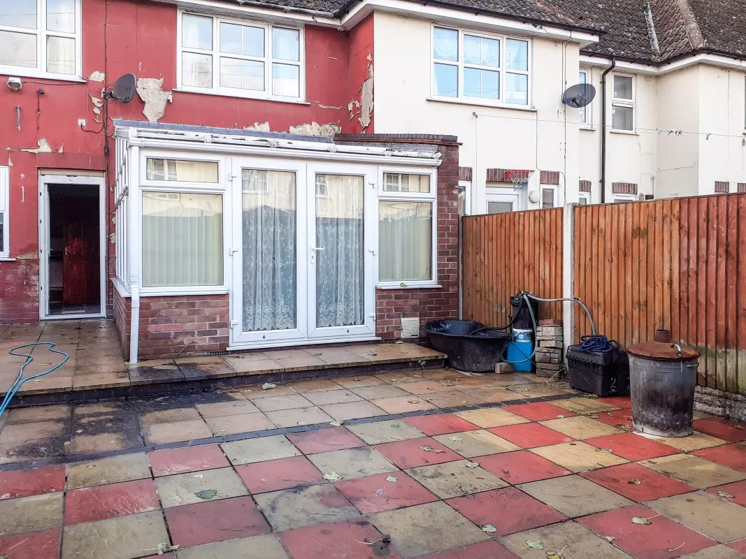 Pier Plain, Gorleston, Great Yarmouth, Norfolk, NR31 6PS - The free online property sales service.