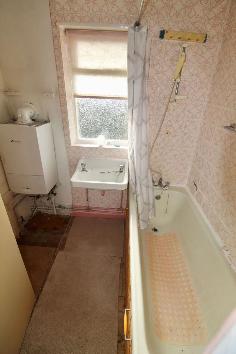 Whitehall Avenue, Kidsgrove, Stoke-on-Trent, Staffordshire, ST7 1EP - The free online property sales service.