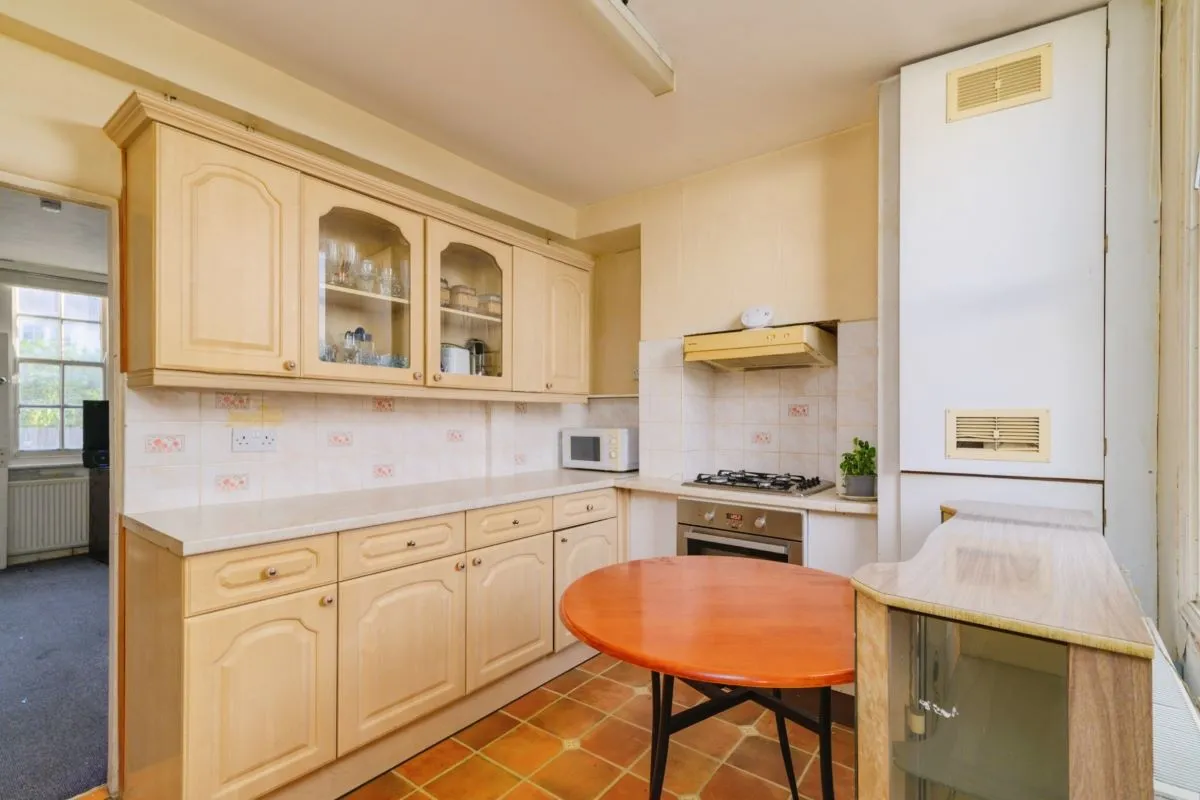 Blakenham Road, London, SW17 8NB - The free online property sales service.