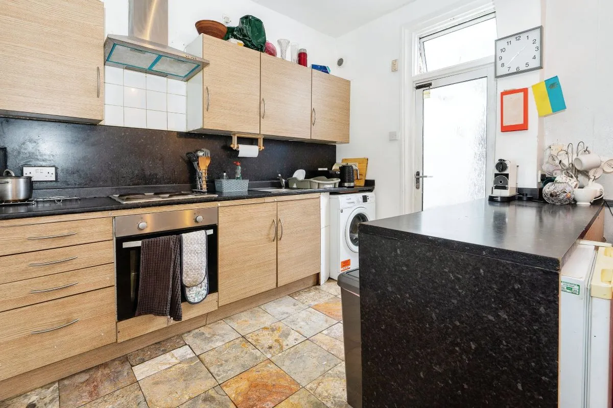 Cassiobury Road, London, E17 7JD - The free online property sales service.