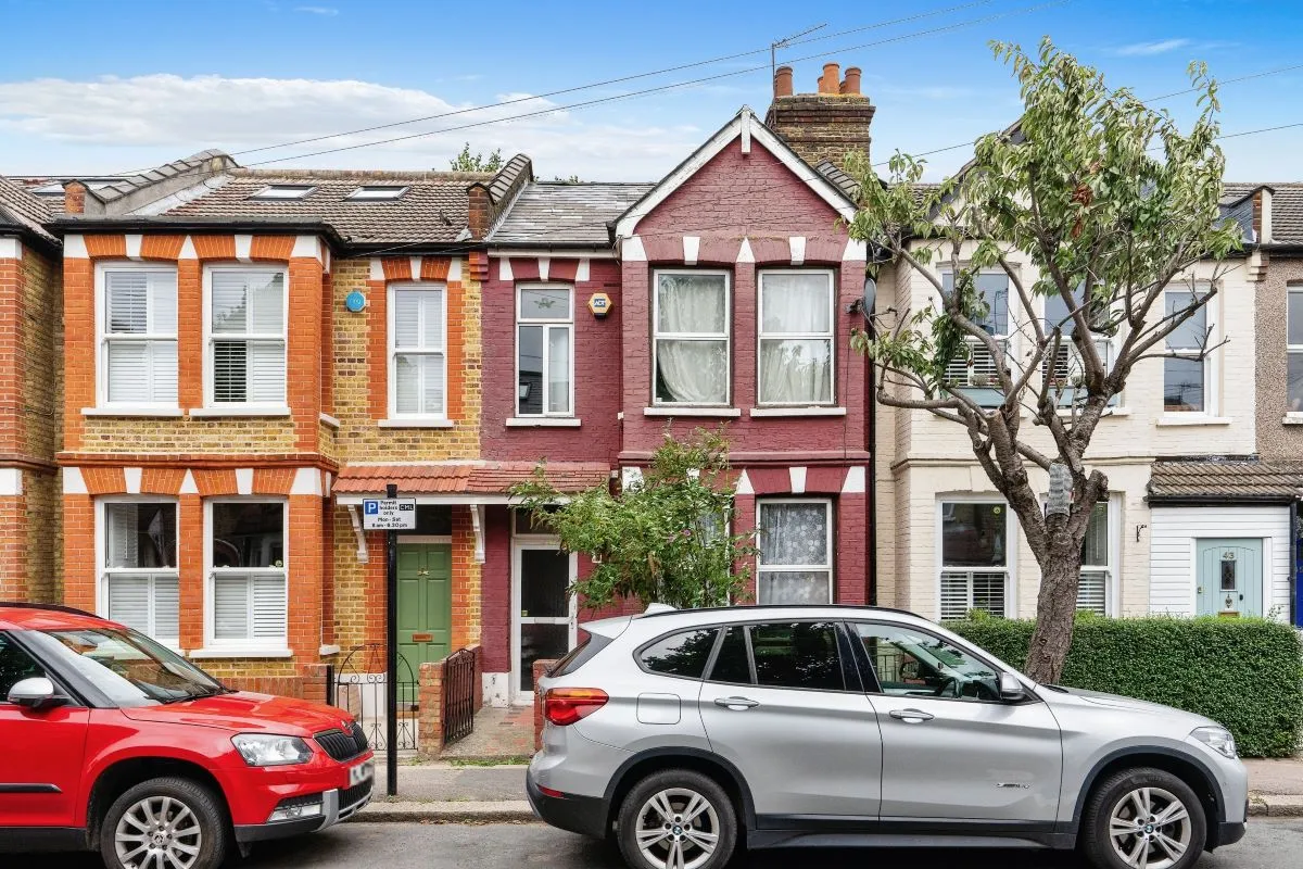 Cassiobury Road, London, E17 7JD - The free online property sales service.