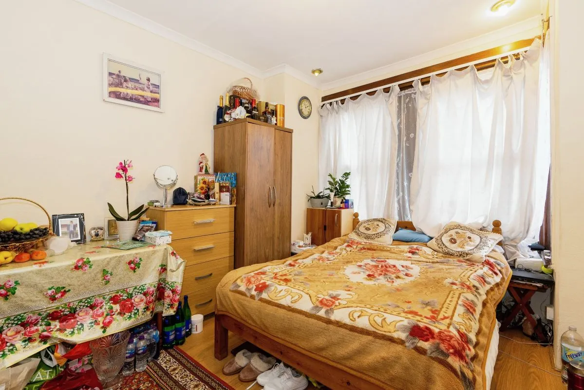 Cassiobury Road, London, E17 7JD - The free online property sales service.