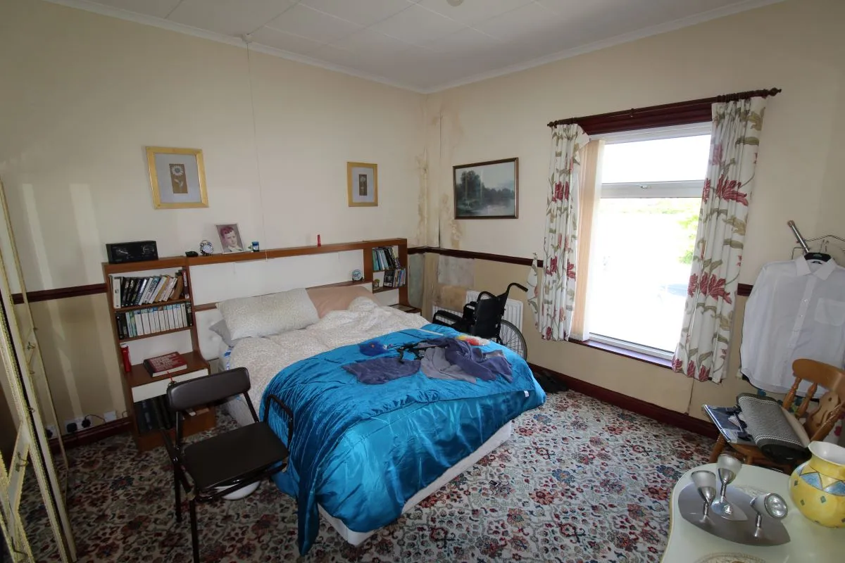 Birch Lane, Dukinfield, Cheshire, SK16 5AP - The free online property sales service.