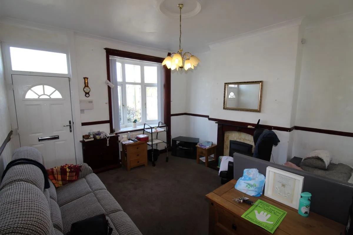 Birch Lane, Dukinfield, Cheshire, SK16 5AP - The free online property sales service.