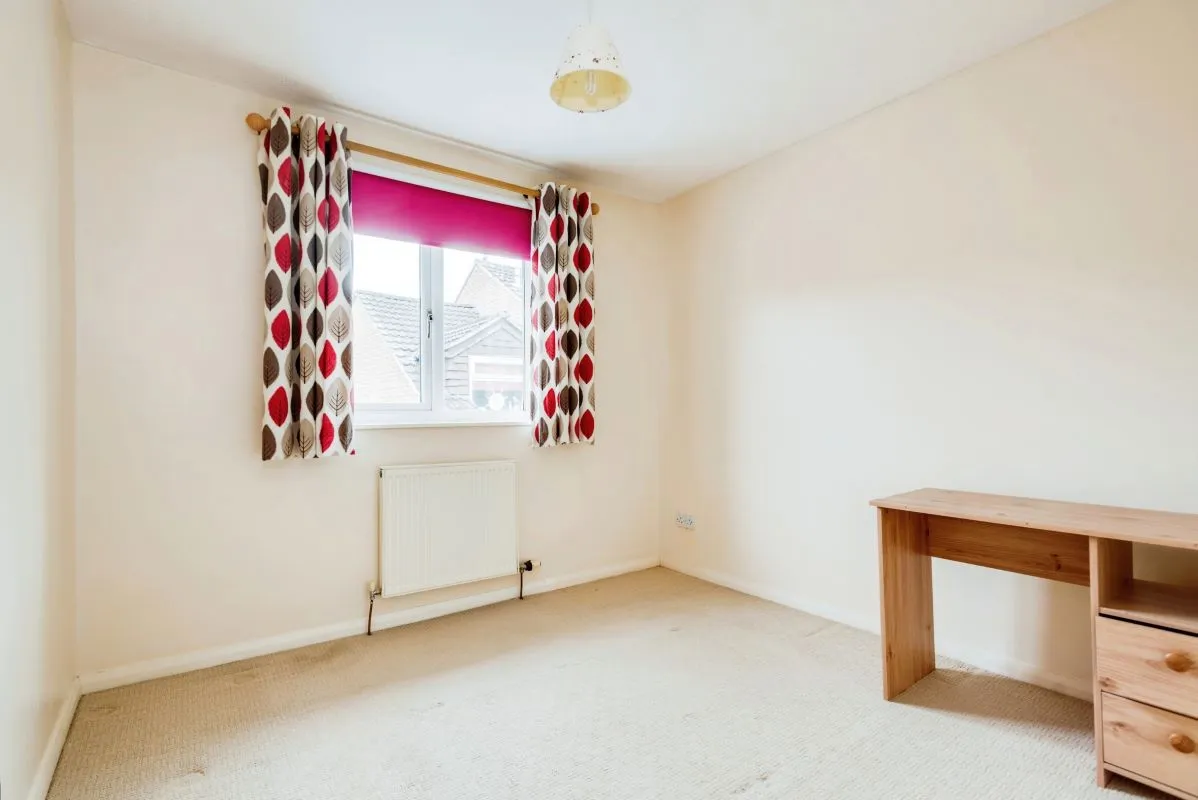 Stanbridge Park, Shaw, Swindon, Wiltshire, SN5 5RU - The free online property sales service.