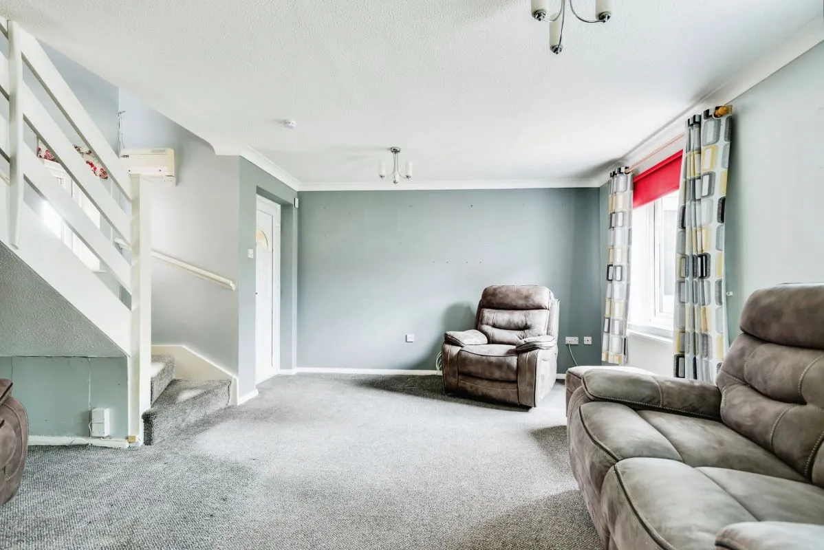 Stanbridge Park, Shaw, Swindon, Wiltshire, SN5 5RU - The free online property sales service.