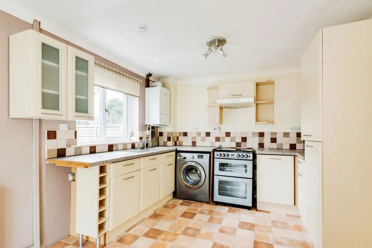 Stanbridge Park, Shaw, Swindon, Wiltshire, SN5 5RU - The free online property sales service.