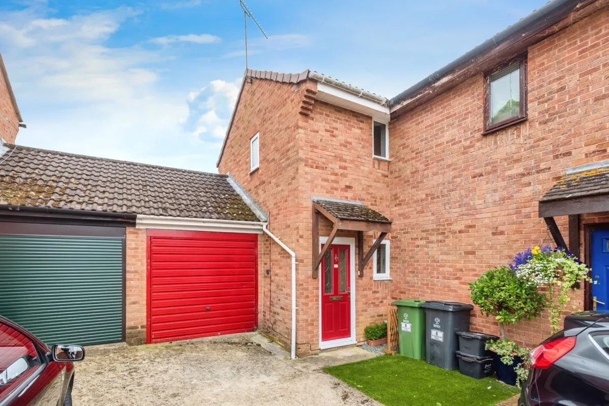 Stanbridge Park, Shaw, Swindon, Wiltshire, SN5 5RU - The free online property sales service.